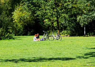 Readers in the park
